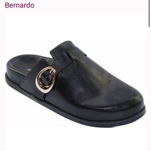 NWOT Bernardo Black Leather Slides/Mules Size 6.5M